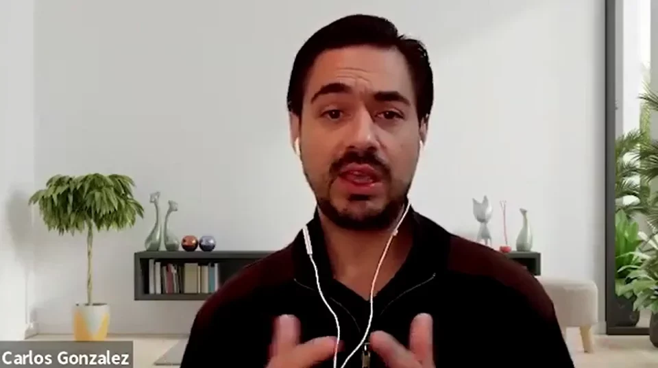 Carlos González: “Si los líderes quieren gente comprometida primero, y en forma genuina, ese líder tiene que estar comprometido y al servicio de esas personas”